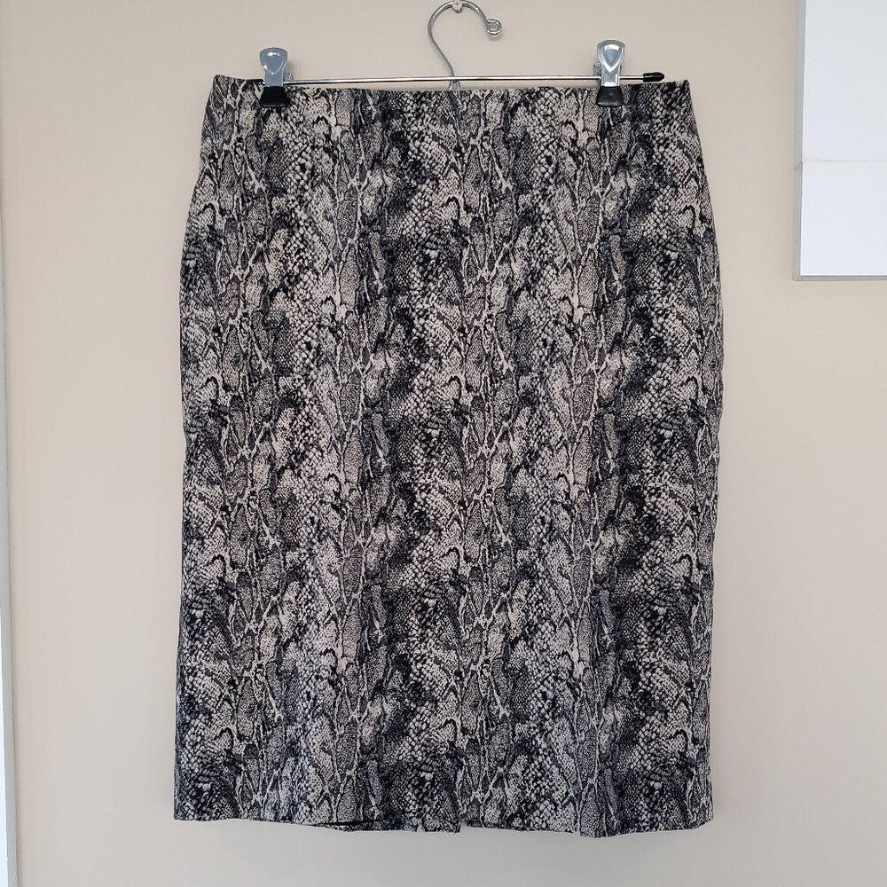 EUC women's Talbots pencil skirt size 8